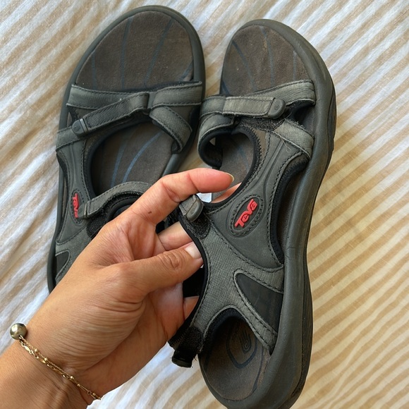 Teva hiking sandals - Picture 3 of 3